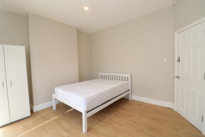 Double room - Single use to rent in Farley Road, Catford, London, SE6