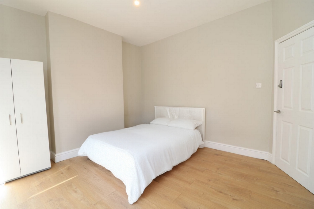 Double room - Single use to rent in Catford, London, SE6