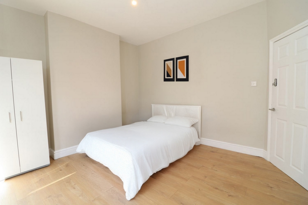 Double room - Single use to rent in Catford, London, SE6
