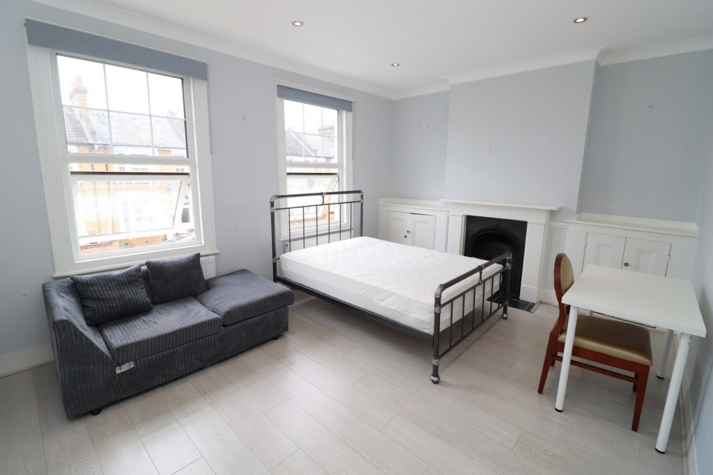 Double room - Single use to rent in Catford, London, SE6