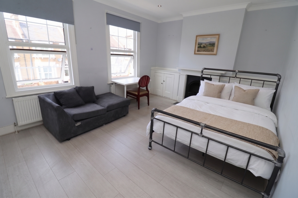 Double room - Single use to rent in Catford, London, SE6