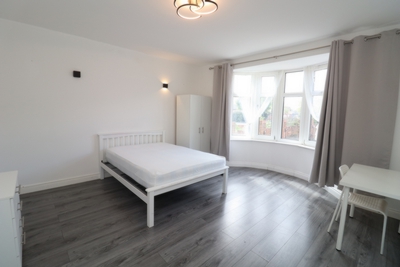 Double room - Single use to rent in Leigham Court Road, Streatham Hill, London, SW16