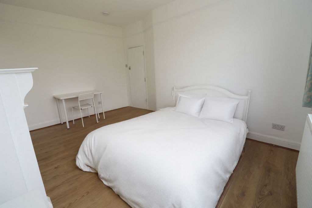 Double room - Single use to rent in Brentford, London, TW8