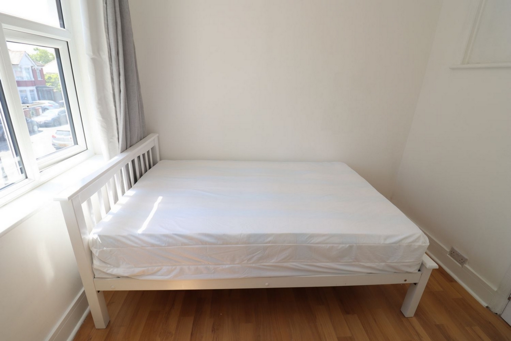 Double room - Single use to rent in Brentford, London, TW8