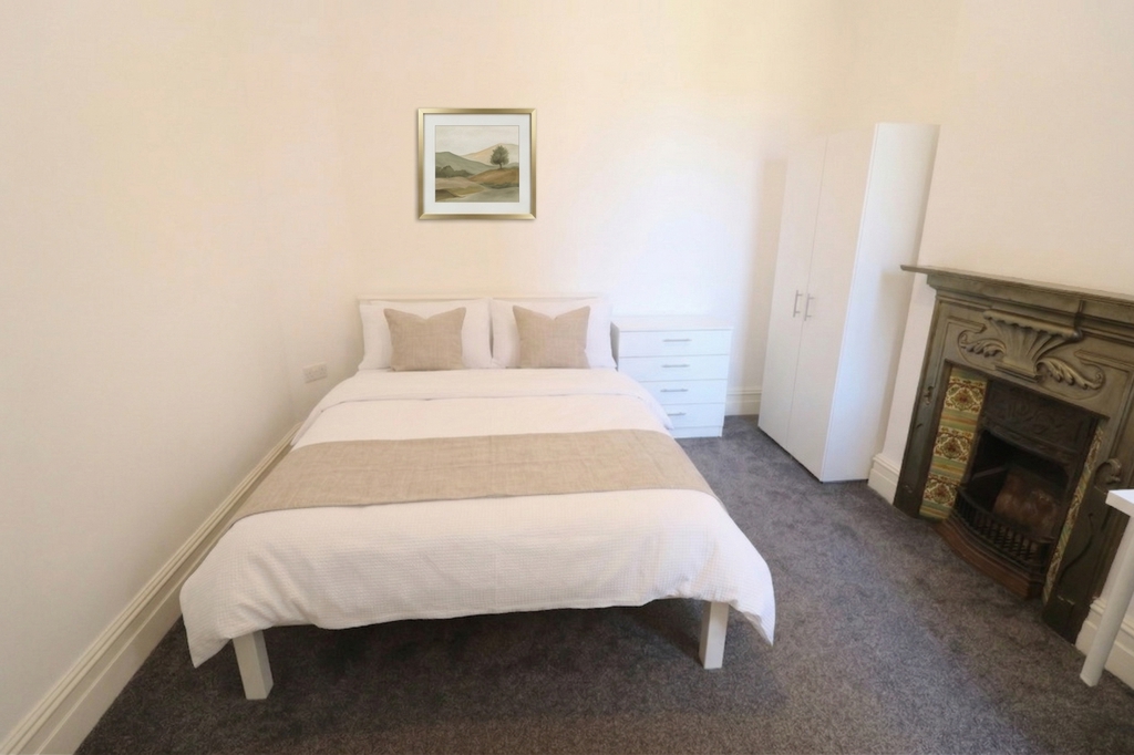Double room - Single use to rent in Ealing, London, W5