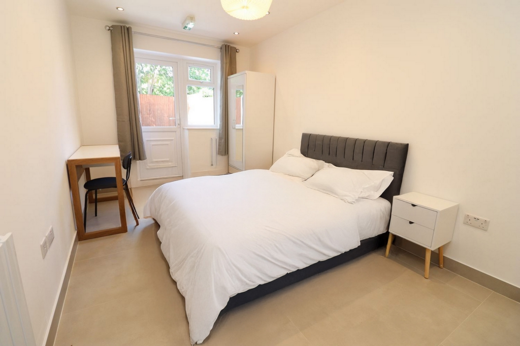 5 Bedroom Double room - Single use to rent in Stepney Green, London, E1