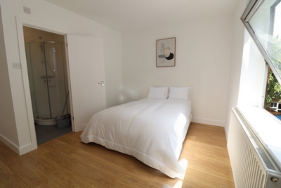 3 Bedroom Ensuite Double Room to rent in 14-18 Springfield Lane, Kilburn Park, London, NW6