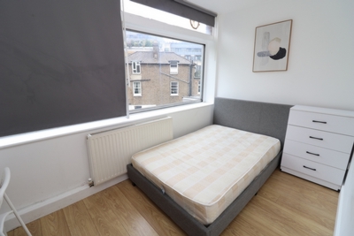 Double Room to rent in 14-18 Springfield Lane, Kilburn Park, London, NW6