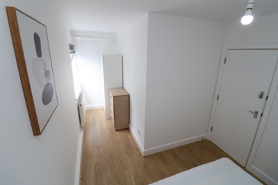 Double room - Single use to rent in 14-18 Springfield Lane, Kilburn Park, London, NW6