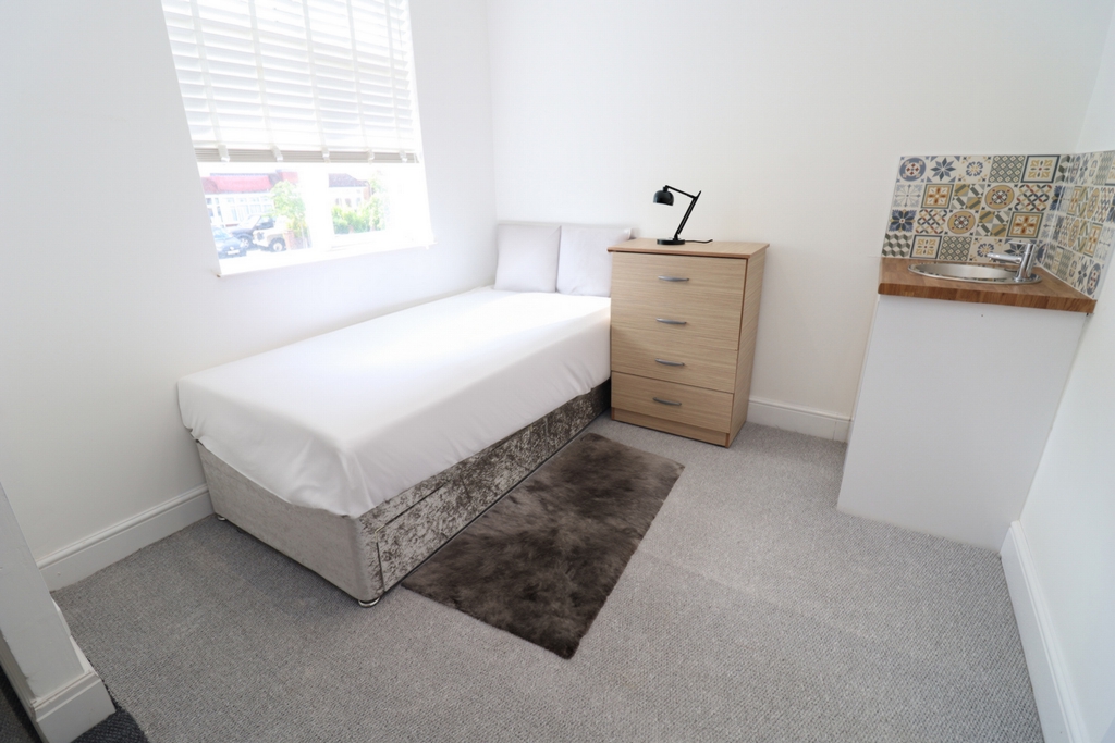 Single Room to rent in Morden, London, SM4