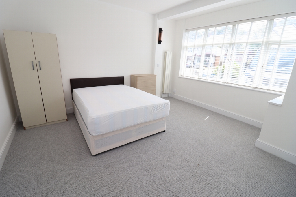 Double Room to rent in Morden, London, SM4