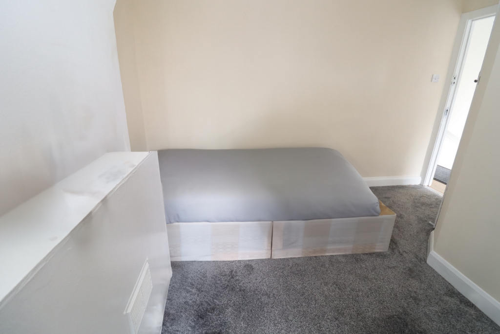 Double room - Single use to rent in Streatham, London, SW16