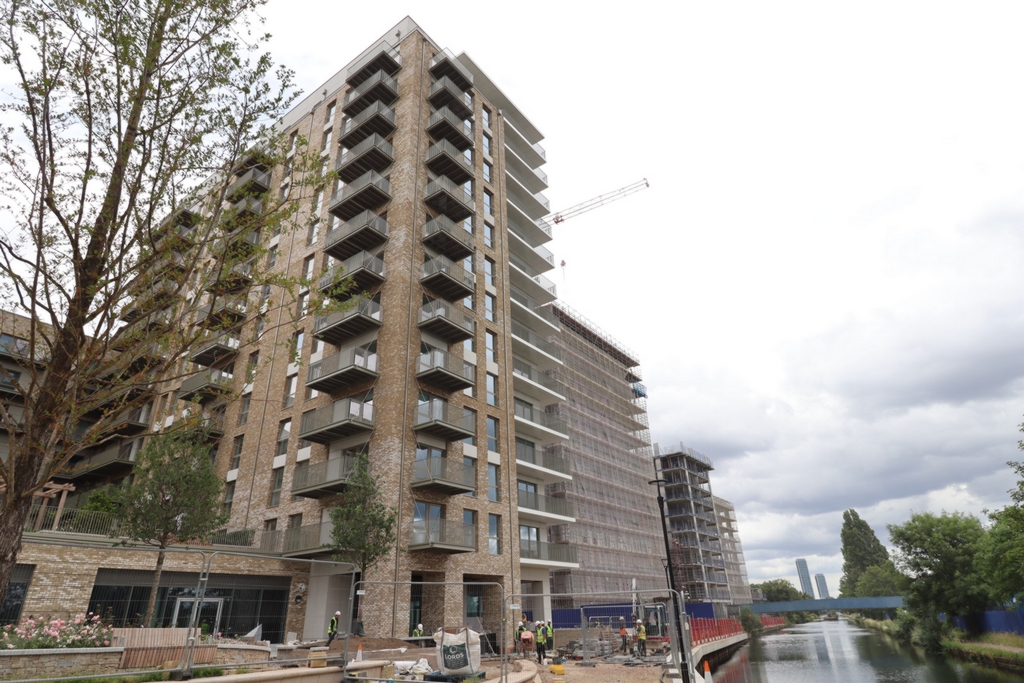 3 Bedroom Apartment to rent in Wembley, Middlesex, London, HA0