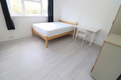 Double room - Single use to rent in Bedser Drive, Greenford, London, UB6