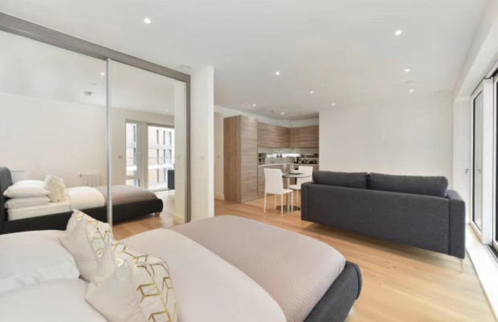 Studio to rent in Woolwich, London, SE18