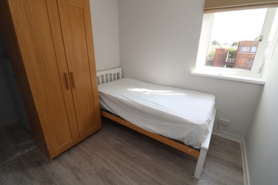 Double room - Single use to rent in Stafford Court,Copley Close, West Ealing, London, W7