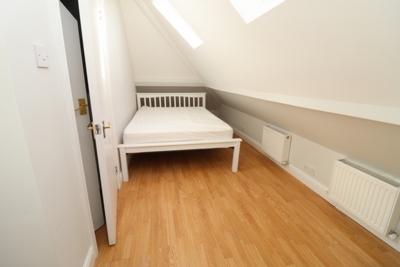 Ensuite Single Room to rent in Cuckoo Avenue, Greenford, London, W7