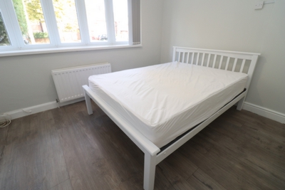 Double room - Single use to rent in Cuckoo Avenue, Greenford, London, W7