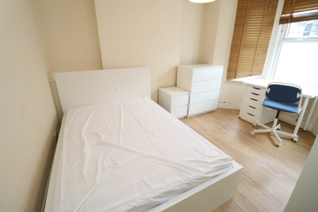 Double room - Single use to rent in Lewisham, London, SE13