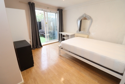 Double Room to rent in Ladyfern House,Gale Street, Bow, London, E3