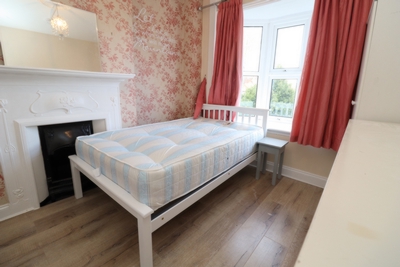 Double room - Single use to rent in Melrose Avenue, Willesden Green, London, NW2