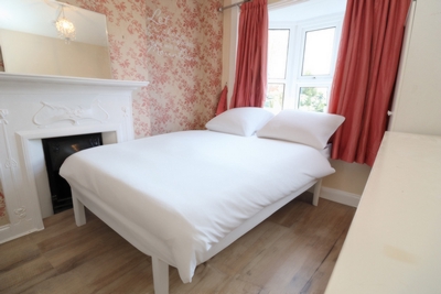 Double room - Single use to rent in Melrose Avenue, Willesden Green, London, NW2