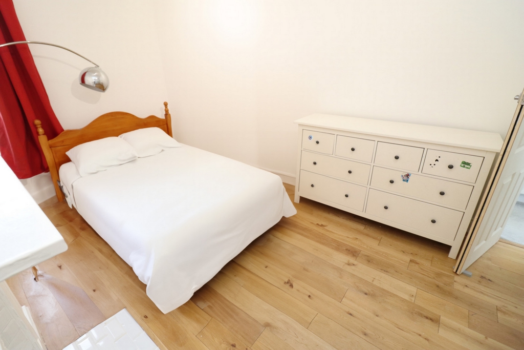 Double room - Single use to rent in Willesden Green, London, NW2