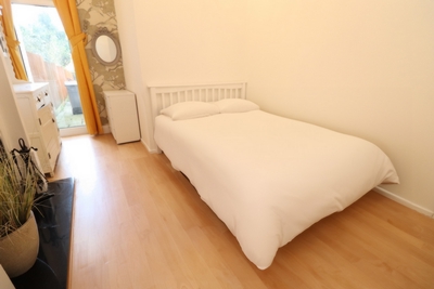 Double room - Single use to rent in Melrose Avenue, Willesden Green, London, NW2