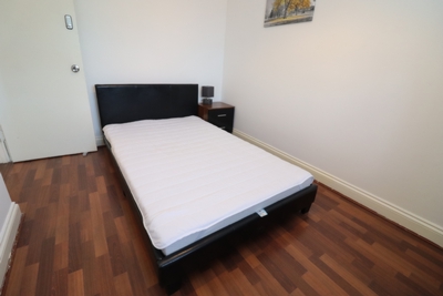 Double room - Single use to rent in Tollgate Road, Beckton, London, E6