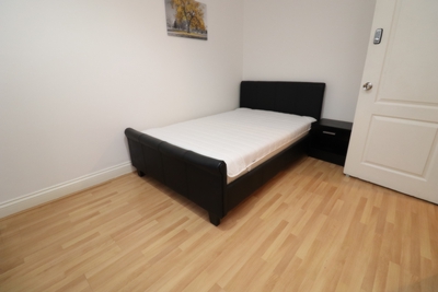 Double room - Single use to rent in Tollgate Road, Beckton, London, E6