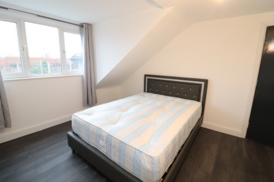 Double room - Single use to rent in Ravenshaw Street, West Hampstead, London, NW6