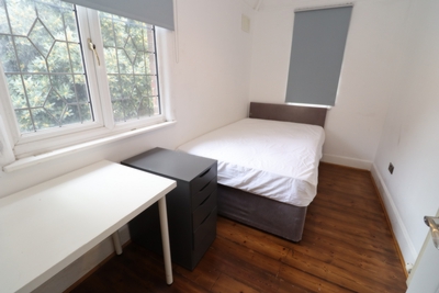 Double room - Single use to rent in Alliance Road, Plaistow, London, E13