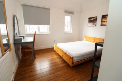 Double room - Single use to rent in Alliance Road, Plaistow, London, E13