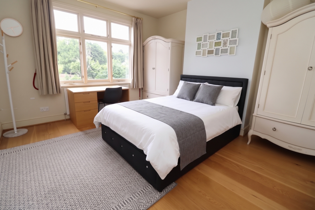 Double room - Single use to rent in Hanwell, London, W7