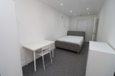 Ensuite Single Room to rent in Bideford Avenue, Perivale, London, UB6