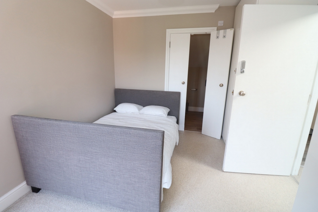 Ensuite Single Room to rent in Acton Central, London, W3