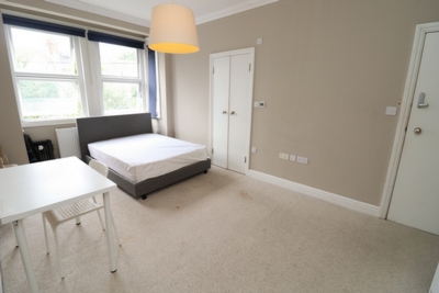 Ensuite Single Room to rent in Maldon Road, Acton Central, London, W3