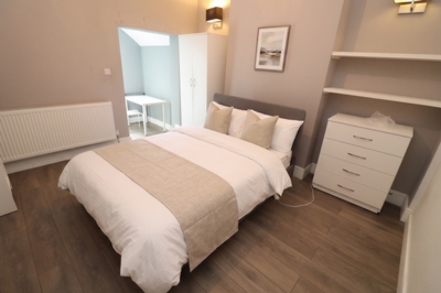 Double room - Single use to rent in Maldon Road, Acton Central, London, W3