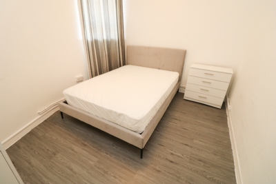Double room - Single use to rent in Grindall House,Darling Row, Whitechapel, London, E1
