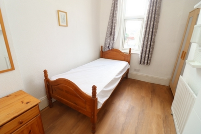 Single Room to rent in Clitherow Court, Boston Manor Road, Brentford, London, TW8