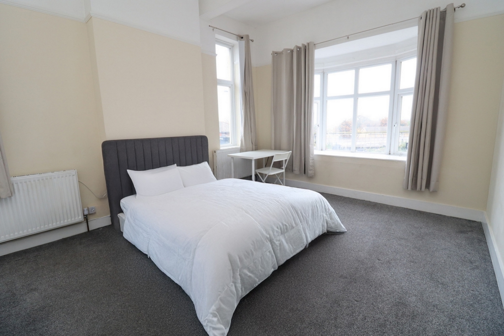 Double room - Single use to rent in Grove Park, London, SE12