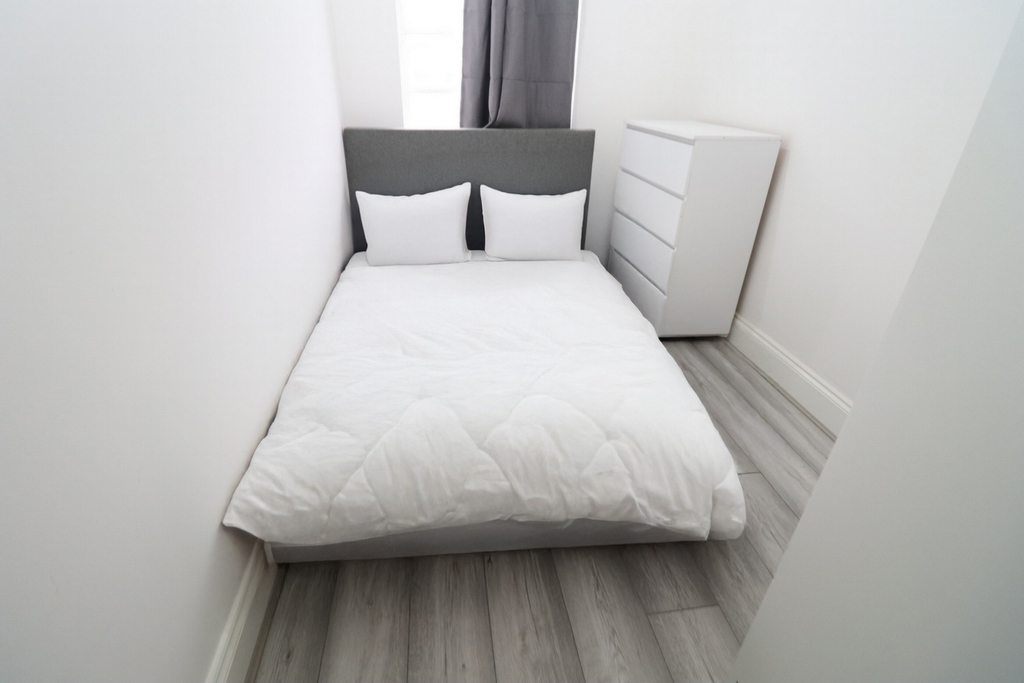 Double room - Single use to rent in Ealing, London, W5