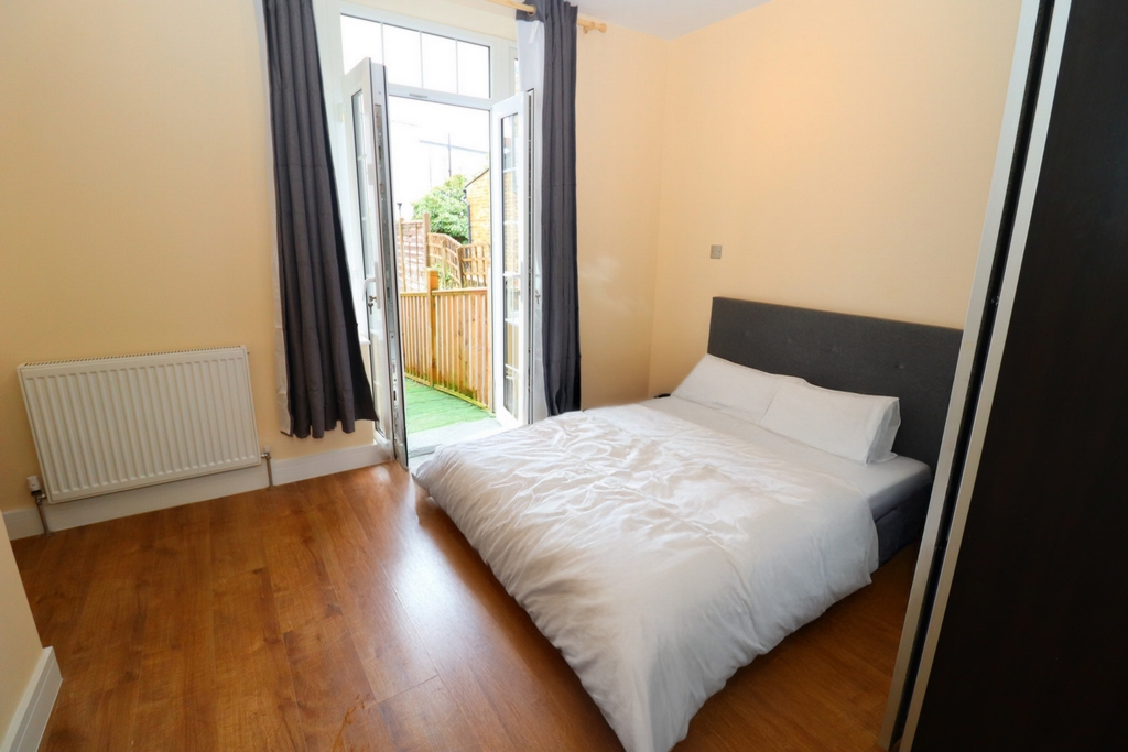 Double room - Single use to rent in Hanwell, London, W7