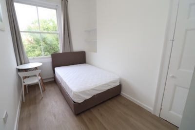 Double room - Single use to rent in Bow Road, Bow Road, London, E3