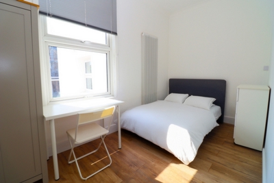 Double room - Single use to rent in 90 Boston Road, Hanwell, London, W7