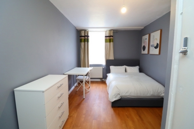 Double room - Single use to rent in Sandbourne,Dartmouth Close, Westbourne Park, London, W11