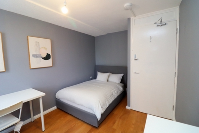 Double room - Single use to rent in Sandbourne,Dartmouth Close, Westbourne Park, London, W11
