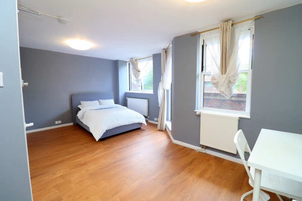 Double room - Single use to rent in Westbourne Park, London, W11
