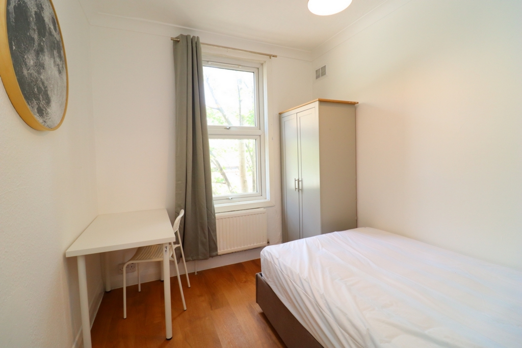 4 Bedroom Double room - Single use to rent in Hanwell, London, W7