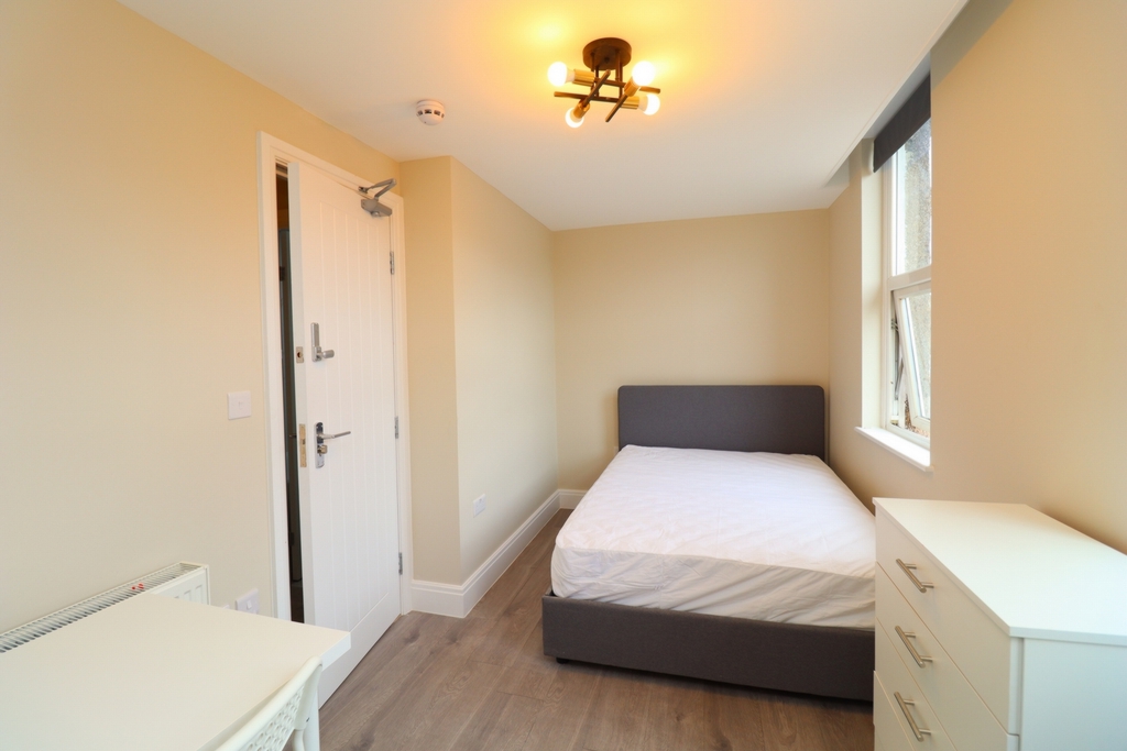 Double room - Single use to rent in South Bermondsey, London, SE8